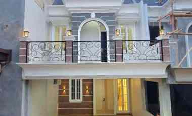 Rumah Townhouse Klasik Modern Jagakarsa Ready Stock