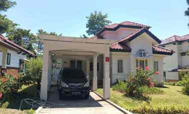 Rumah Villa Full Furnished di Puncak Cipanas