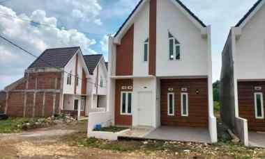 Rumah Villa Karangploso dekat Wisata Kebun Jeruk