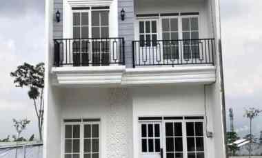 Rumah Villa Lokasi Ketindan Lawang Malang