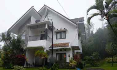 Rumah Villa Nyaman dan Strategis dekat Pusat Kota Batu