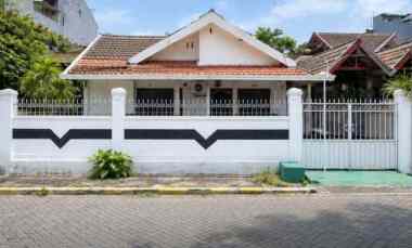 Rumah Wisma Permai Strategis Row 2.5 Mobil