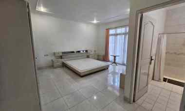 Sewa Rumah Semi Furnished Intercon Jak Bar