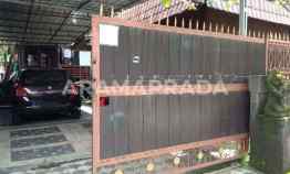 sewa rumah wooden style hadap utara 2 kamar renon