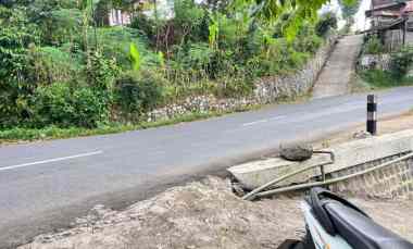 Tanah Strategis Tepi jl Raya Kemuning Karanganyar