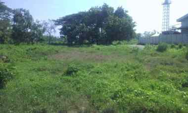 Tanah Tepi Jalan Raya dekat Sekolahan