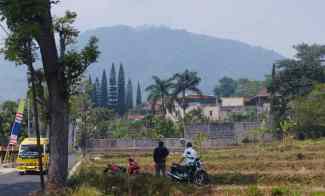 tanah trawas dekat hotel arayanna 0 jalan kabupaten