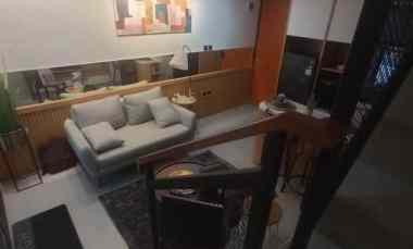 Town House Premium Menantimu