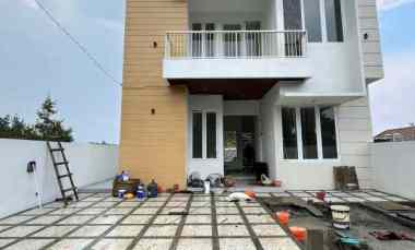 Villa Baru 3 Lantai dekat Wisata Kota Batu
