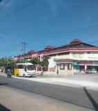 toko dan rumah persis di depan pasar bung karno